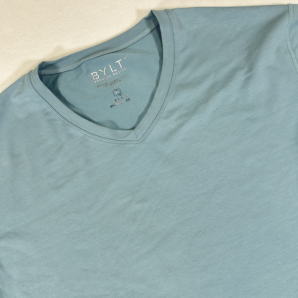 BYLT Drop Cut Lux Shirt Mens Sz XL Blue Short Sleeve V Neck Curved Hem‎